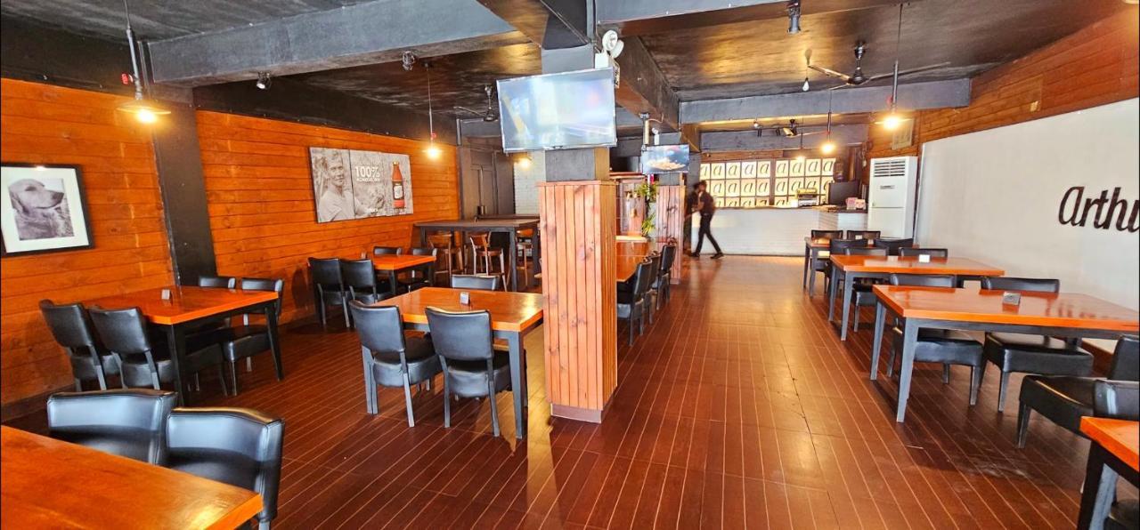 The Lion Pub & Hotel Dehiwala-Mount Lavinia Luaran gambar
