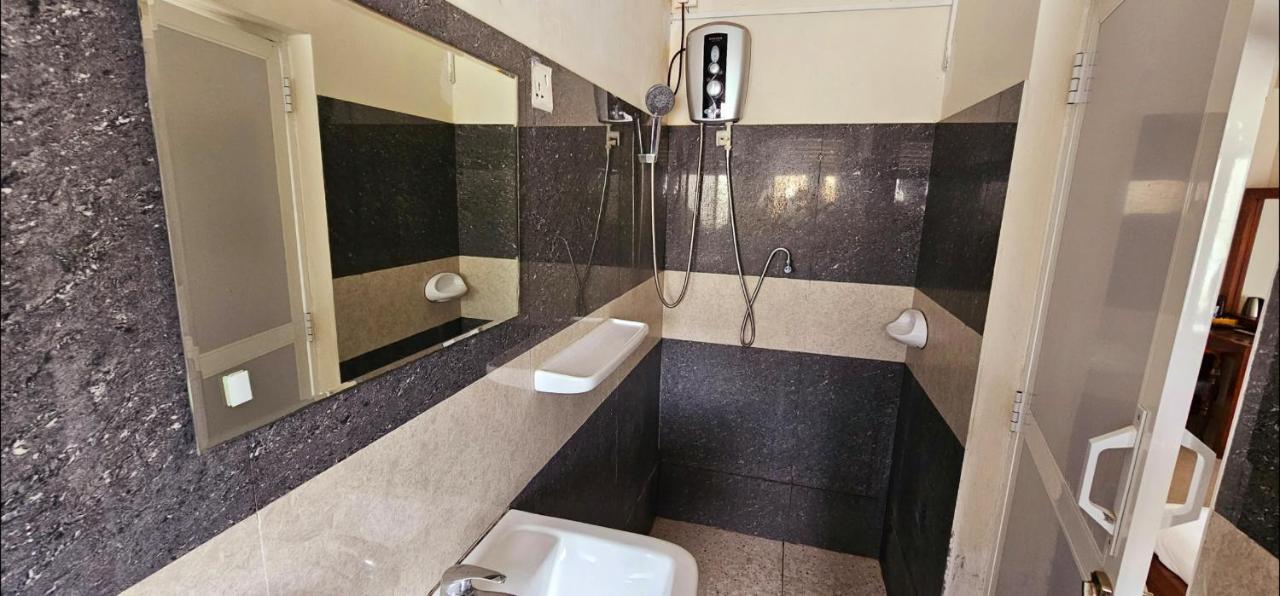 The Lion Pub & Hotel Dehiwala-Mount Lavinia Luaran gambar
