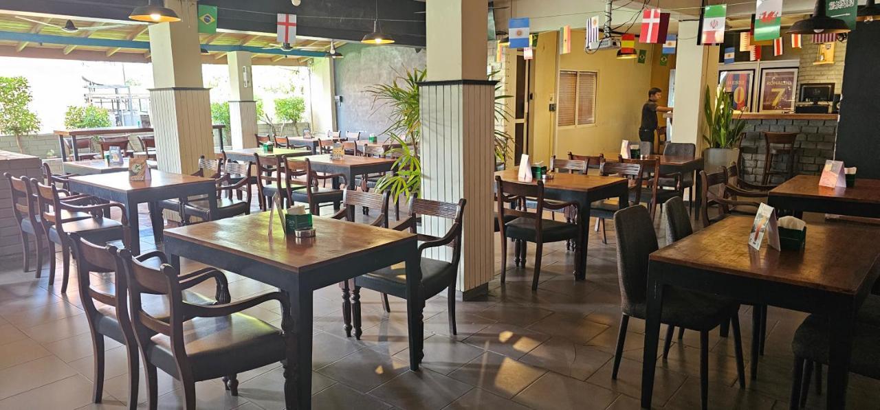 The Lion Pub & Hotel Dehiwala-Mount Lavinia Luaran gambar
